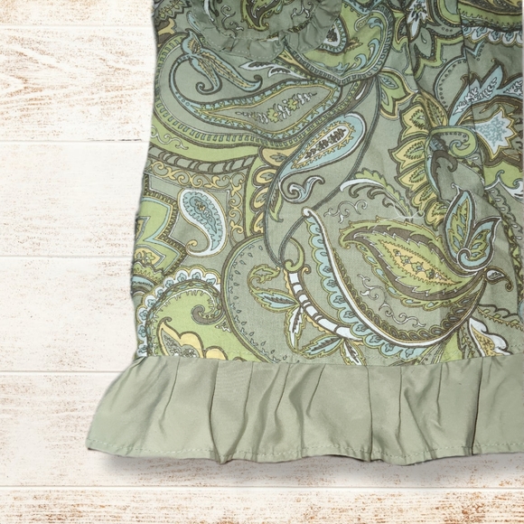 Wellesley Manor Holiday Collection, Paisley Apron, One Size - Picture 2 of 8